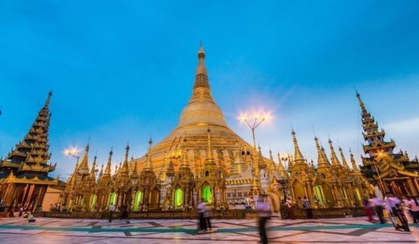 Shwedagon pagoda in Yangon, Myanmar (Burma) They are public doma