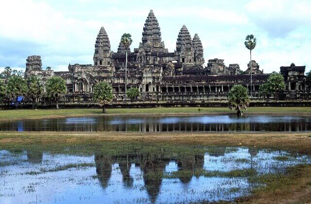 angkor-wat-temple-1159193_640