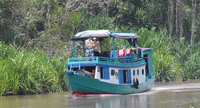 Orangutan Deluxe BorneoEcoTour Houseboating 03